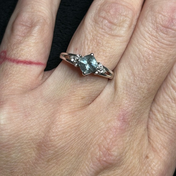Aquamarine ring with accents - Picture 6 of 6